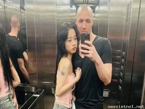 Travelvids guy and malalaswang kapatid na babae manabik kanluran titi