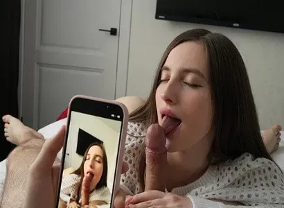 Em tây mặc tất lưới, vừa bú cu vừa quay video gửi người yêu cũ