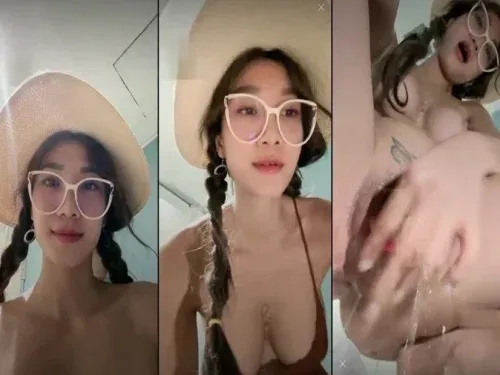 Rosababyvip Thủ Dâm Trong WC Trung Tâm Thương Mại